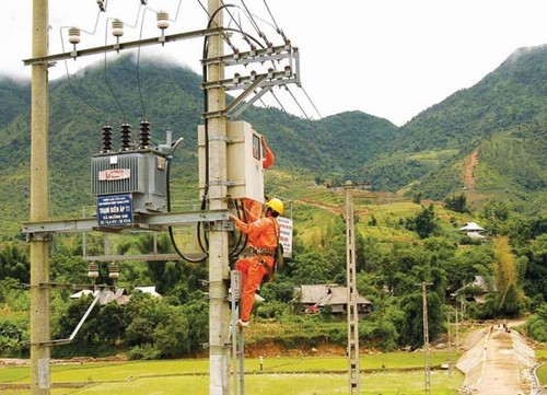 Elevan la eficiencia del programa de electrificación rural - ảnh 2